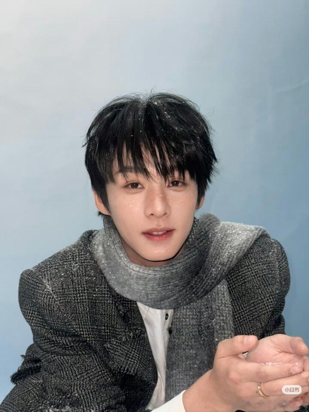 程相杂志幕后拍摄花絮，雪景男友