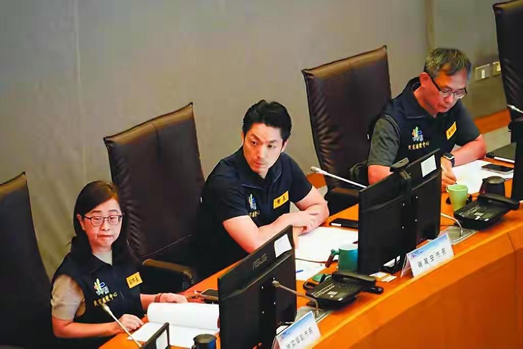 国民党最大的问题就是内斗，内斗内行，外斗外行。前提是如果不是他们内斗，还是很有机