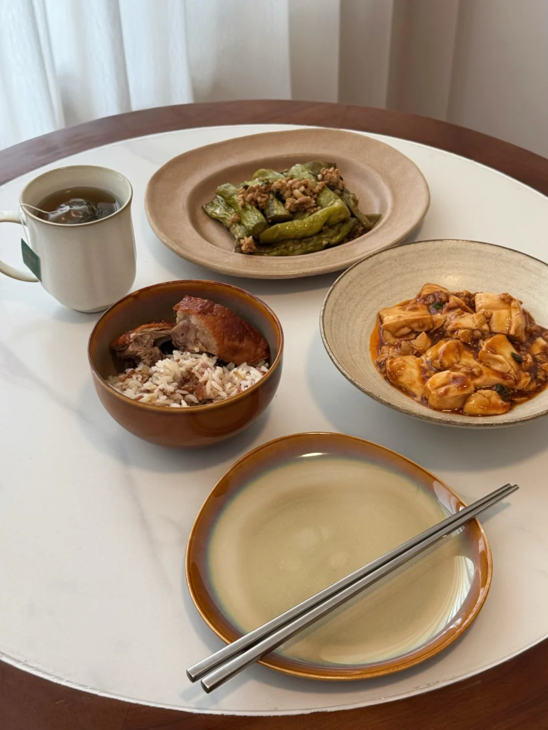 用漂亮餐具吃粗茶淡饭也开心♥️