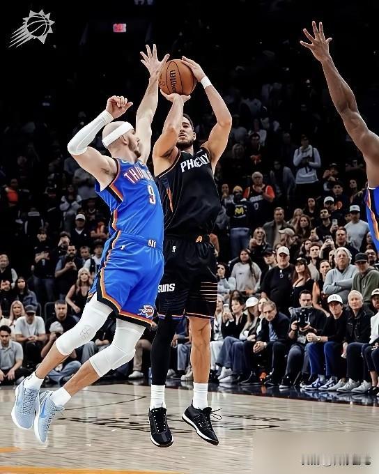 联盟第一的雷霆，居然栽在布克最后0.7秒的三分上？
太阳18分大逆转，终结对雷