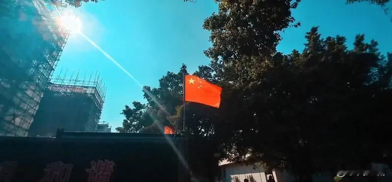 我由衷地深爱着我们伟大且可爱的祖国！正如方志敏在《可爱的中国》里所描绘的，中国是