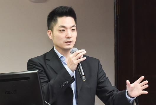 蒋万安近日呼吁大陆多进口台湾农产品，结果岛内马上有人提出一个很现实的问题：台湾想