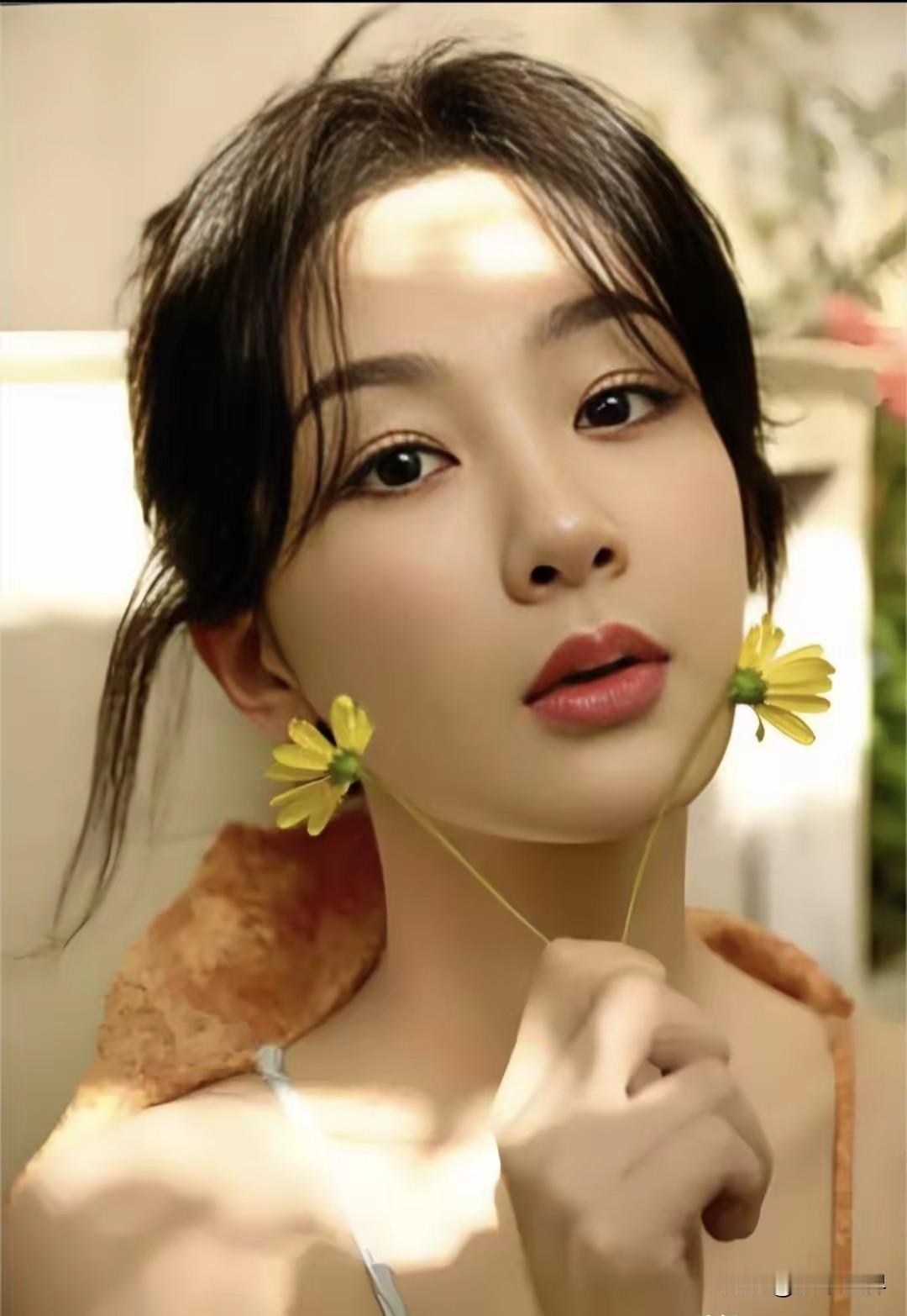 睡醒后的惊喜 
是不是全网都知道了
 32岁的杨紫，又双叒叕官宣新剧啦，这次是《