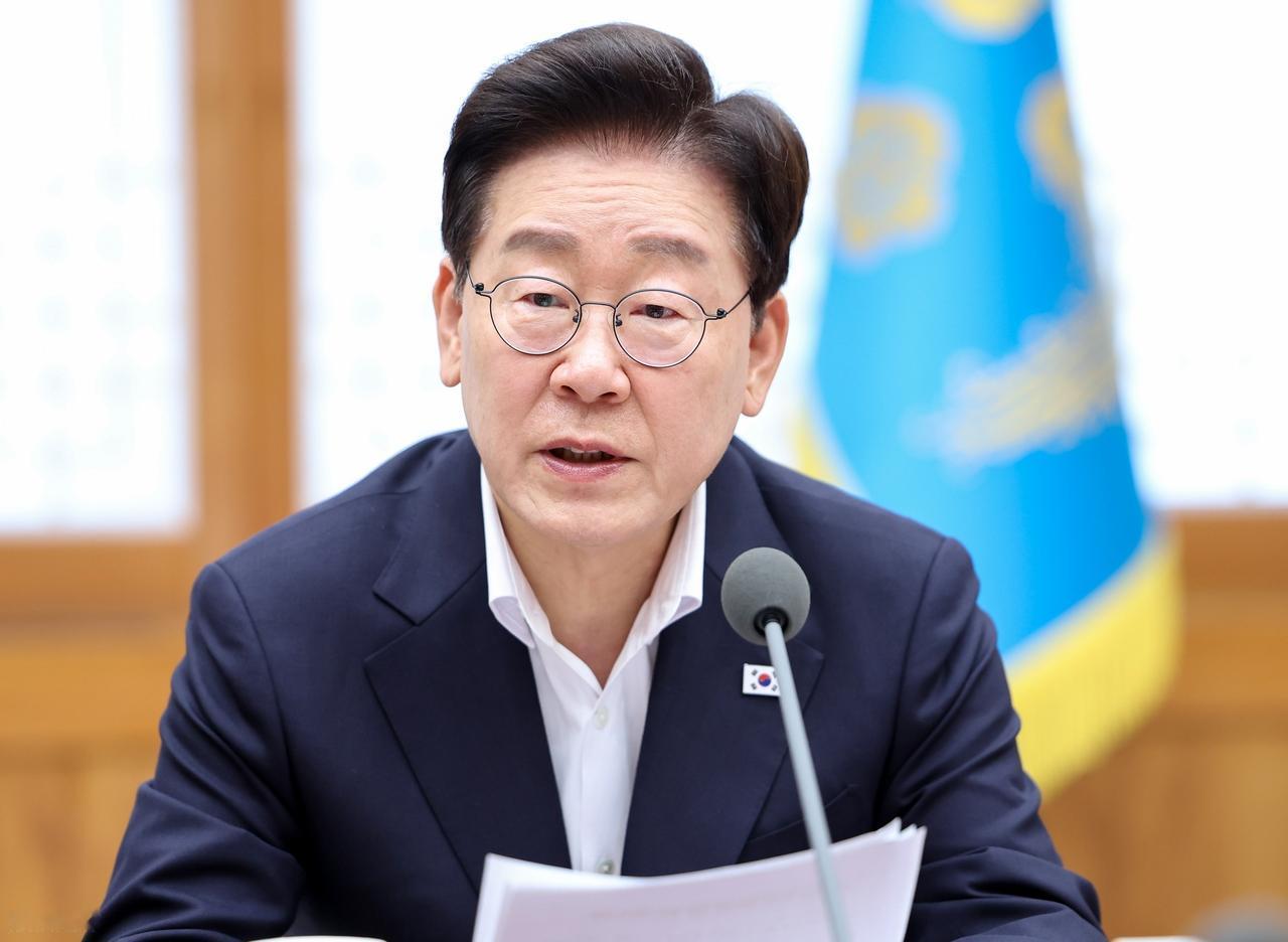 9月8日，韩国国防部宣布，已派调查组前往阿联酋，评估霍尔木兹海峡安全形势。外界一