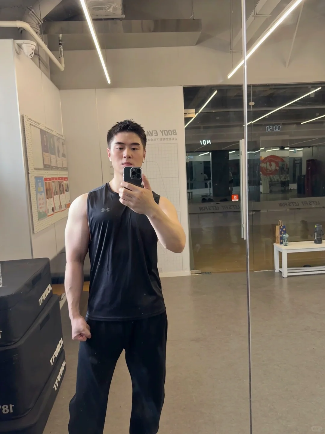 这个健身房的色调🉑️