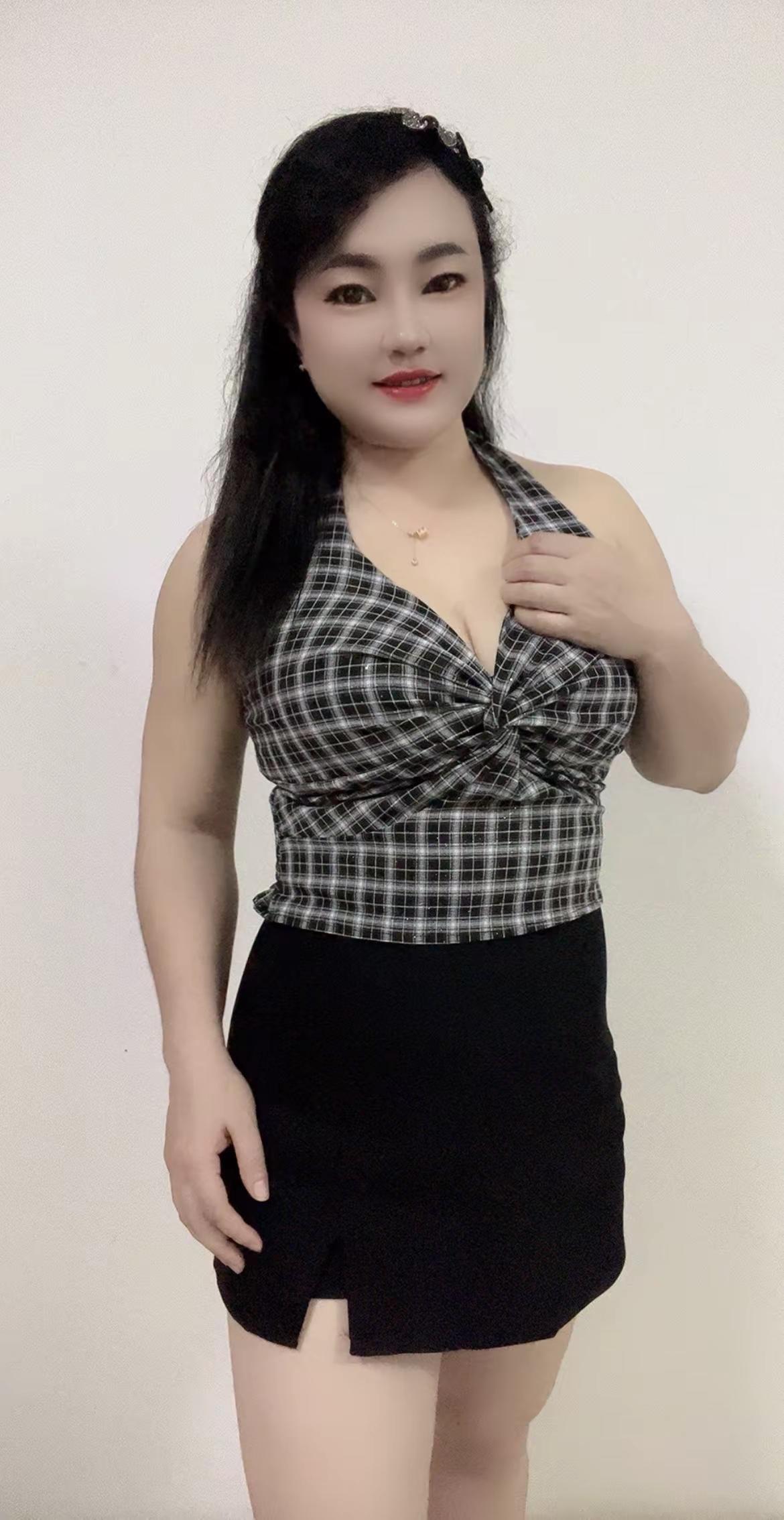 请微胖女生自信大胆穿 身材 微胖女生的日常穿搭