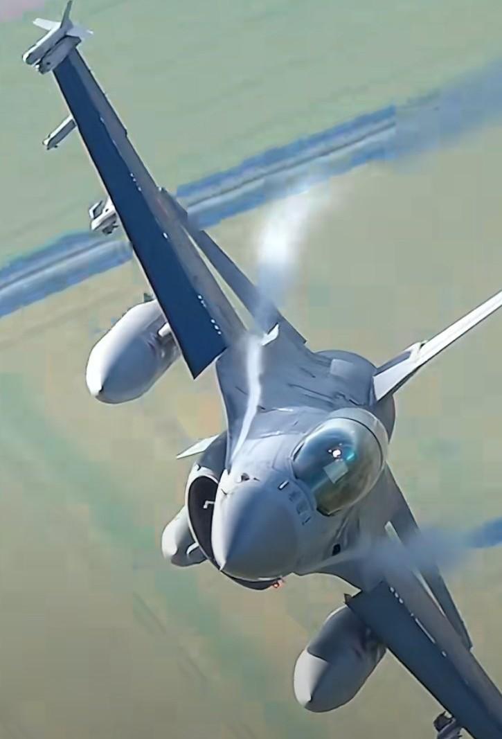 美国声东击西

美国这一系列操作真是让人摸不着头脑。之前和委内瑞拉剑拔弩张，还派