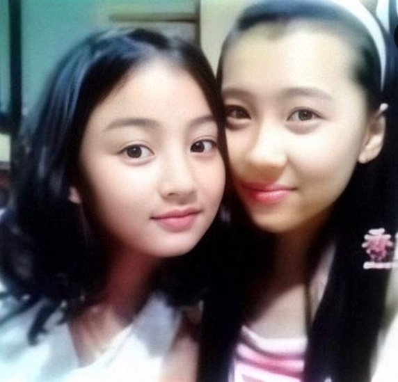 投稿 朴志效 宣美相识第20周年的第一次公开会面🥺是入社第一天遇到的姐姐，是s