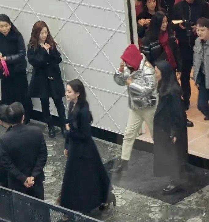 迪丽热巴生图，生图即神图，是现实中见不到的美貌 