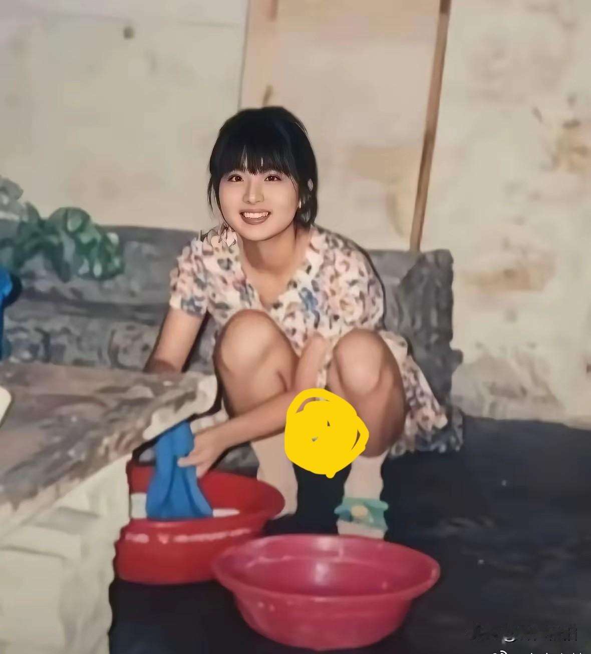 这个摄影的是个老六，人家在私人空间中也被你偷拍了！