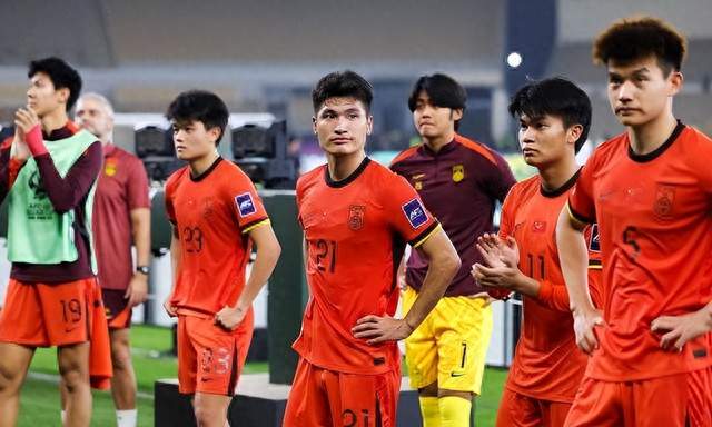 亚运会收官，6名U23球员获国足首发机会，吴曦的主力席位或将不保