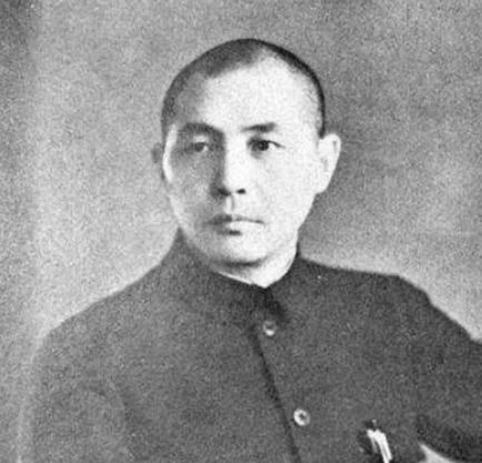 抗战胜利后，11师师长杨伯涛住进了武汉原德租界的一栋二层小楼，当时他家分配了一辆