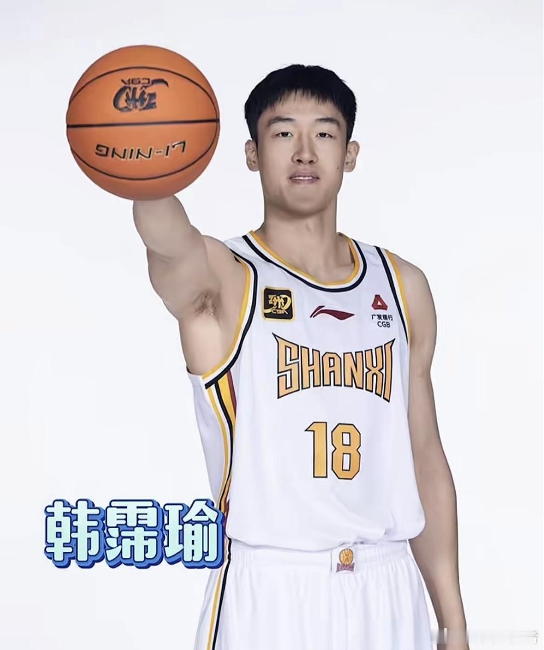 韩霈瑜签下多年C类合同，确定继续留在山西男篮。效力球队6个赛季的本土前锋，是山西