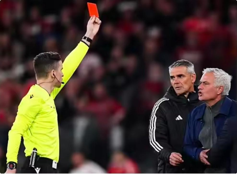 魔力不再？穆里尼奥欧冠淘汰赛连续10场不胜，创历史纪录今晨欧冠附加赛次回合，本菲