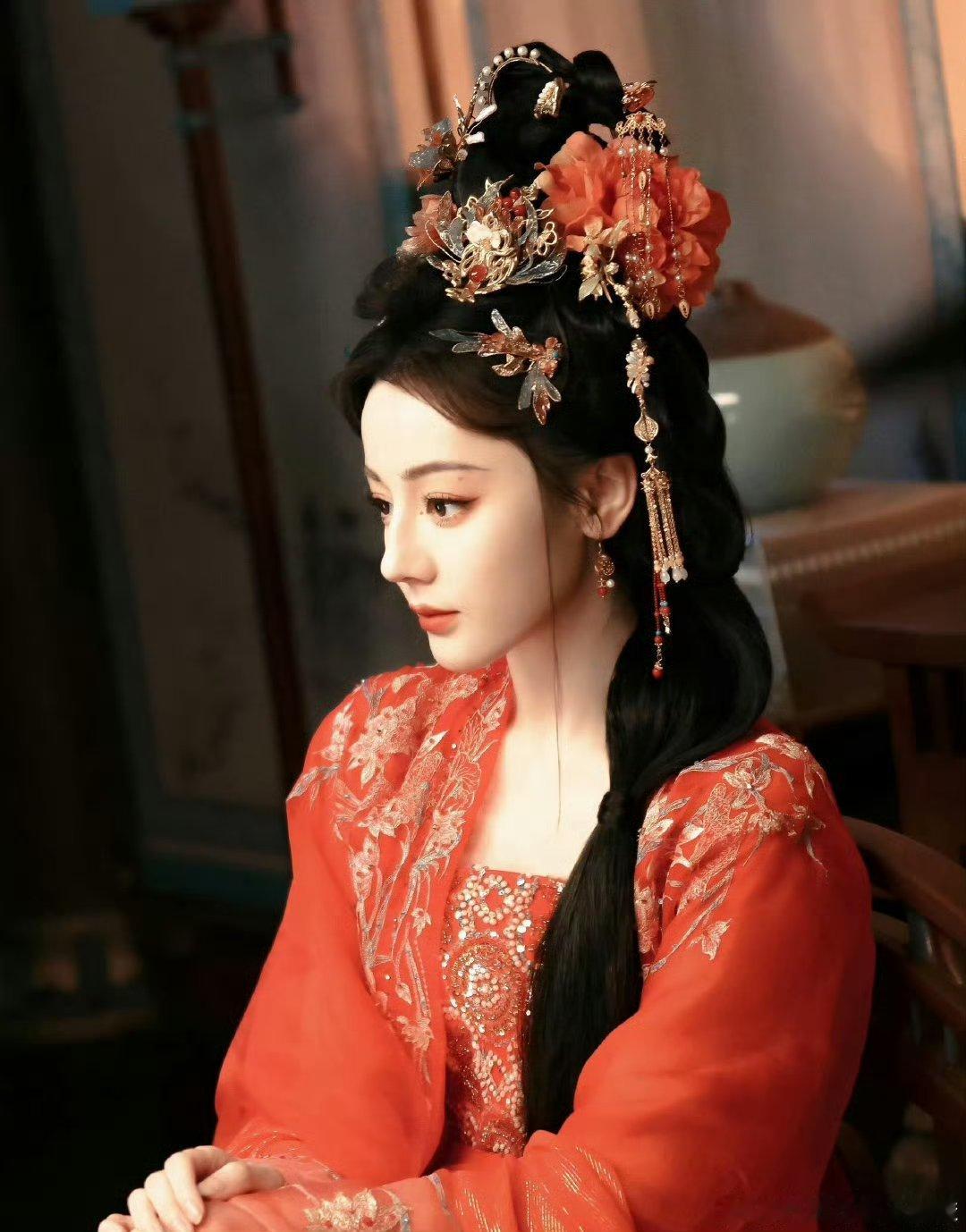 迪丽热巴花魁造型美人倾国又倾城的具象化。 