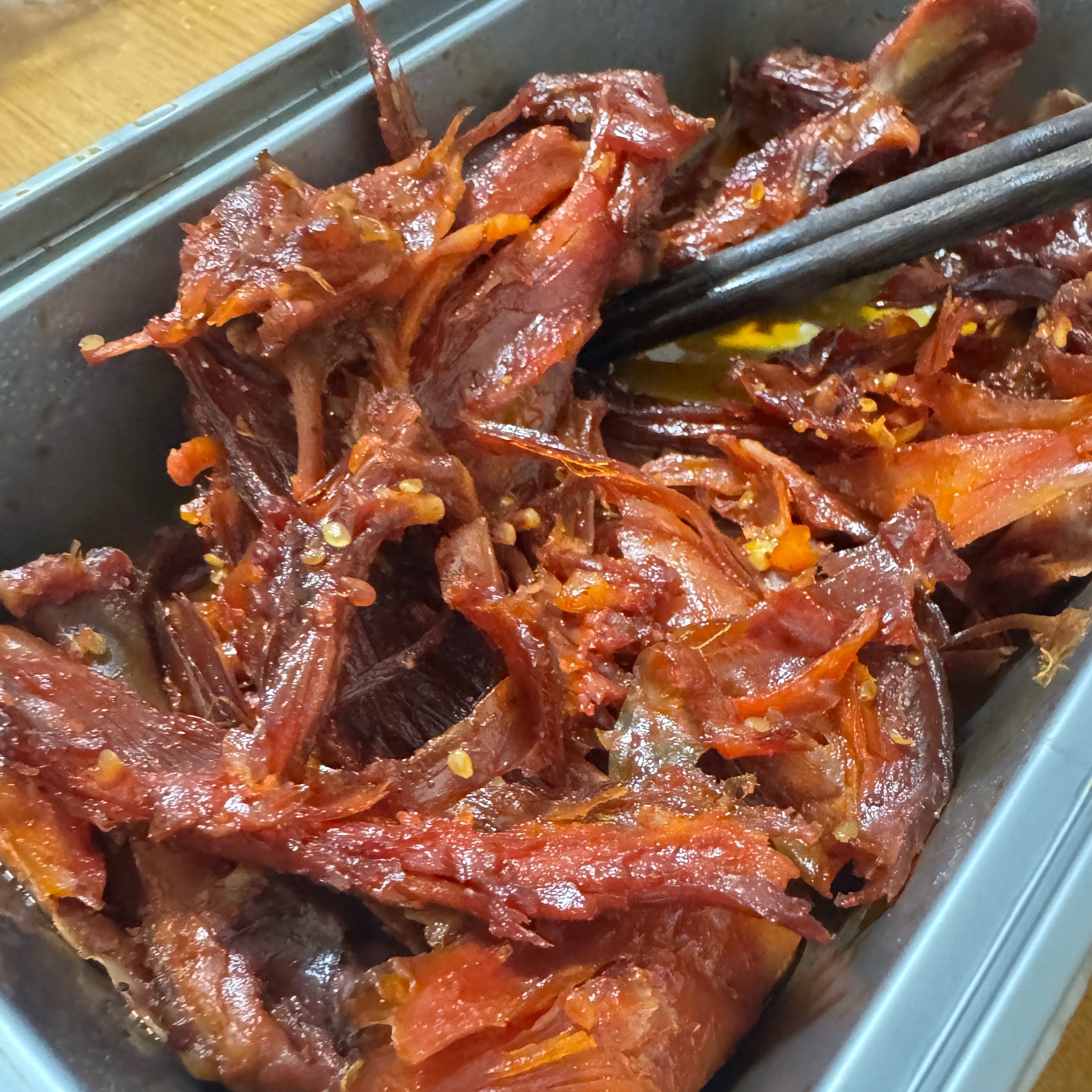 我一直哭！！！ 本来想换一家冷吃兔想换换口味 但是这家也太难吃了果然点外卖不能随