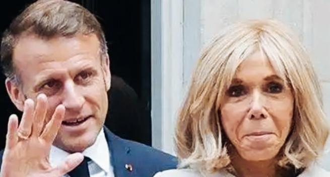 马克龙妻子布丽吉特的表情挺特别啊！
布丽吉特的表情是代表什么意思呢？
布丽吉特的