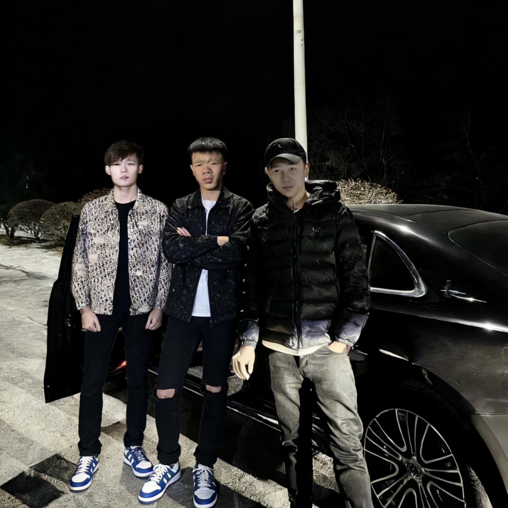 有 忠 有 义，富 贵 荣 华。 j