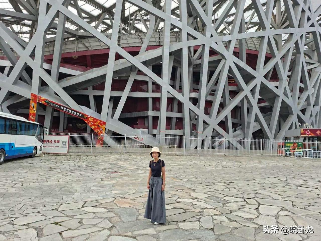柯文哲妻子陈佩琪来北京旅游，特意在国家体育场鸟巢合影，绿营青鸟看到后直接破防。
