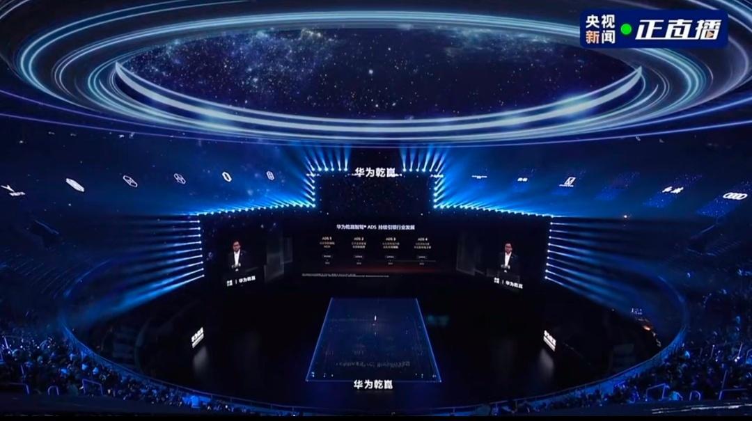 现在赶早晚高峰通勤跑高速，我已经完全离不开智驾了，不过用下来最在意的，从来不是功