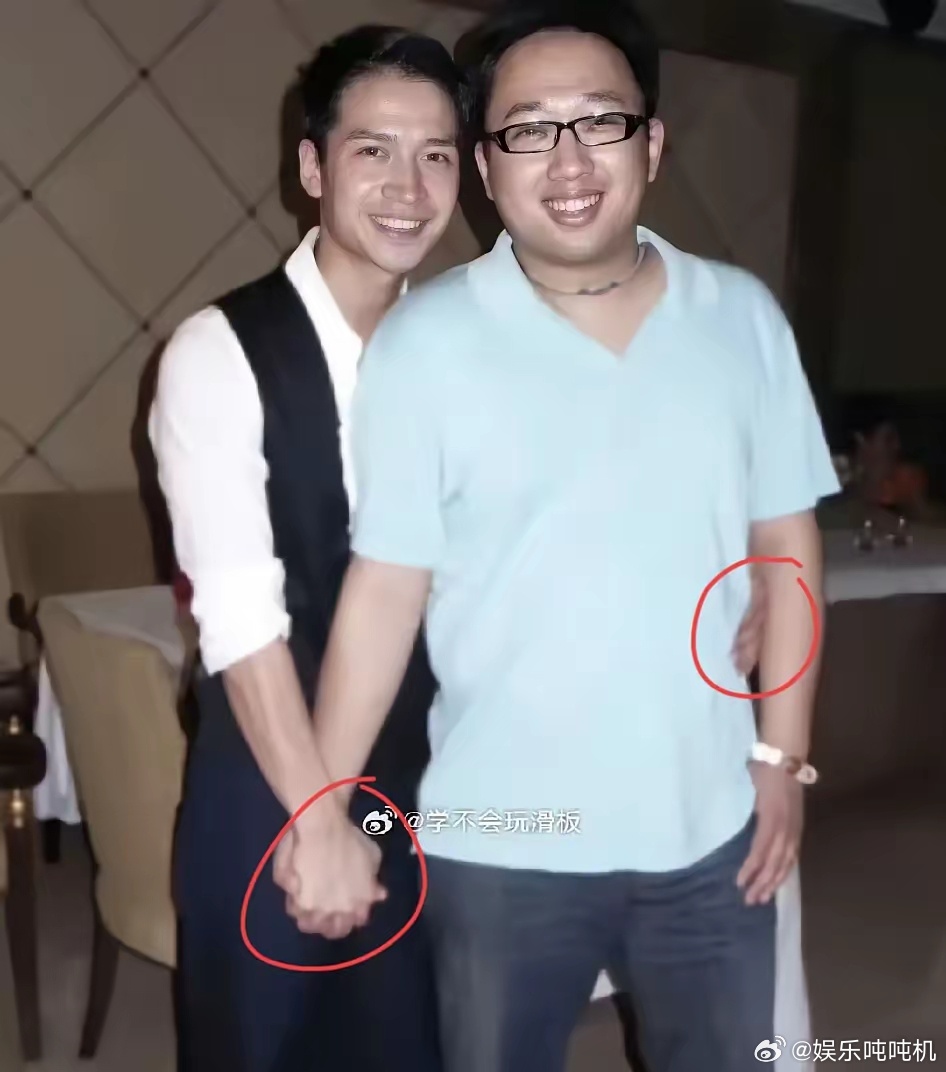 原以为于正是单相思，万万没想到何晟铭和他是“双向奔赴”啊！​于正装病的小花招成功