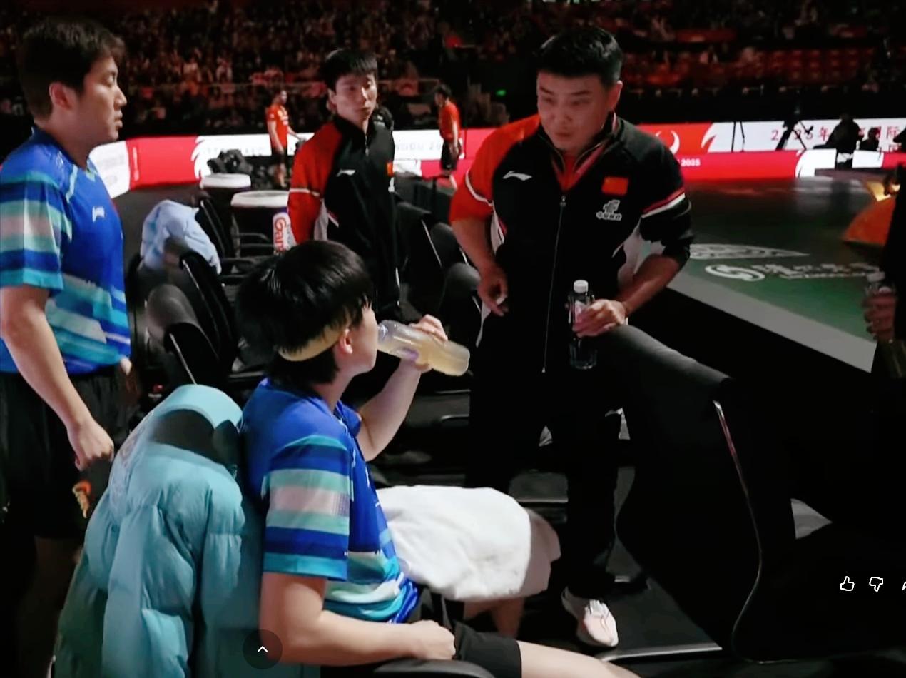 王楚钦1:2爆冷输给弗朗西斯卡后，
王皓安慰说：
如果今天是五局三胜制，
你就赢