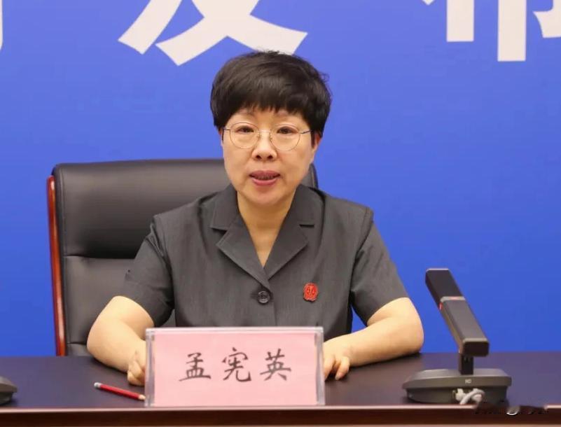 “拿了别人一文，自己不值一文”，这话说得漂亮，但是现在看到她的这句座右铭，却是极