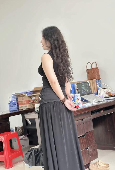 办公室姐姐要是你老婆，你会几点回家啊职场里女人