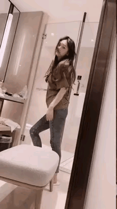 上个洗手间还非得妖娆一下，这下睡得着了[灵光一闪]