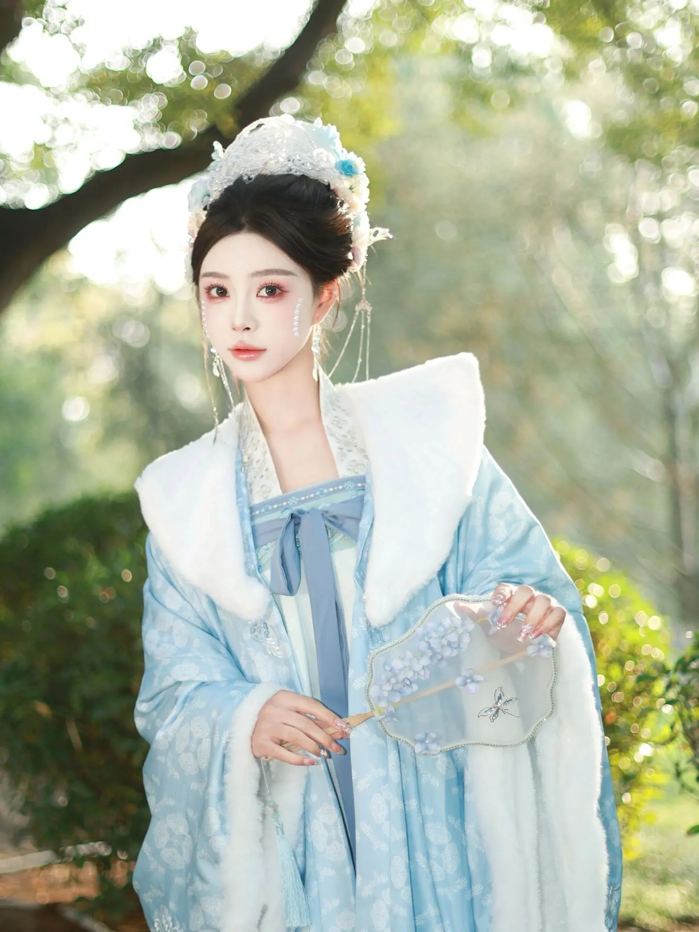 “瞧瞧，这是哪家的掌上明珠啊”