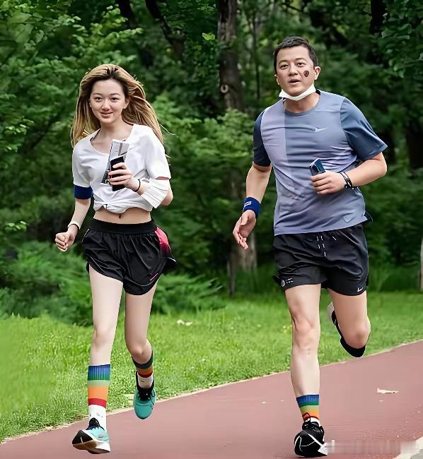 原来，明星父母也逃不过孩子的青春期李亚鹏自曝被女儿拉黑，他自己总结了一下，说如果