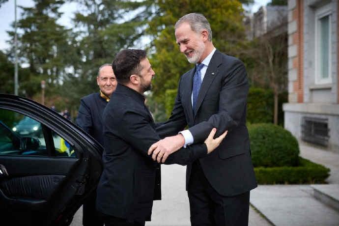 西班牙国王接见泽连斯基！
3月18日的时候，泽连斯基抵达西班牙访问，第二天，西班