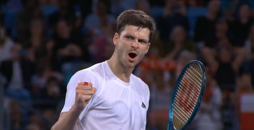 联合杯决赛
胡尔卡奇63,36,63瓦林卡
瑞士1-1波兰
小胡为波兰续命
第三