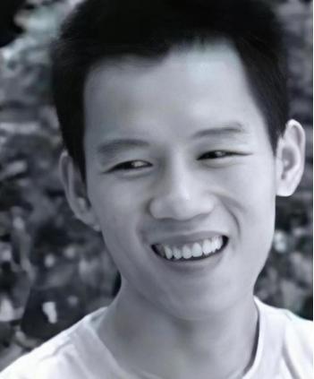 [浮云]2003年的珠海，一名23岁保安冒死救下正被3名歹徒侵犯的女教师，谁知两