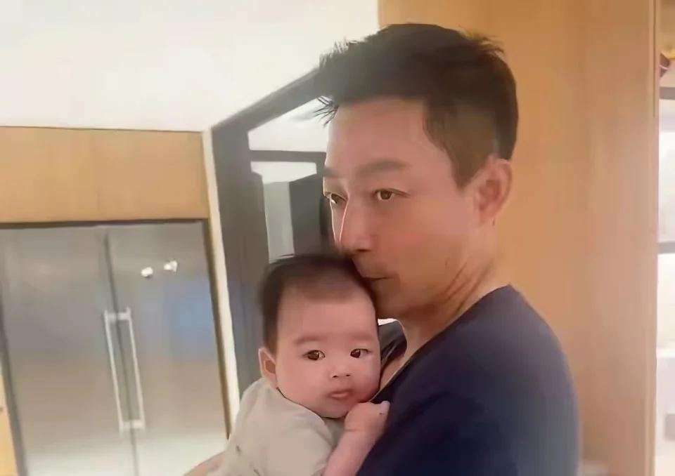 长到30多岁我认识到，像汪这个阶层的有钱人，重新找个女的生孩子，重新练个小号实在