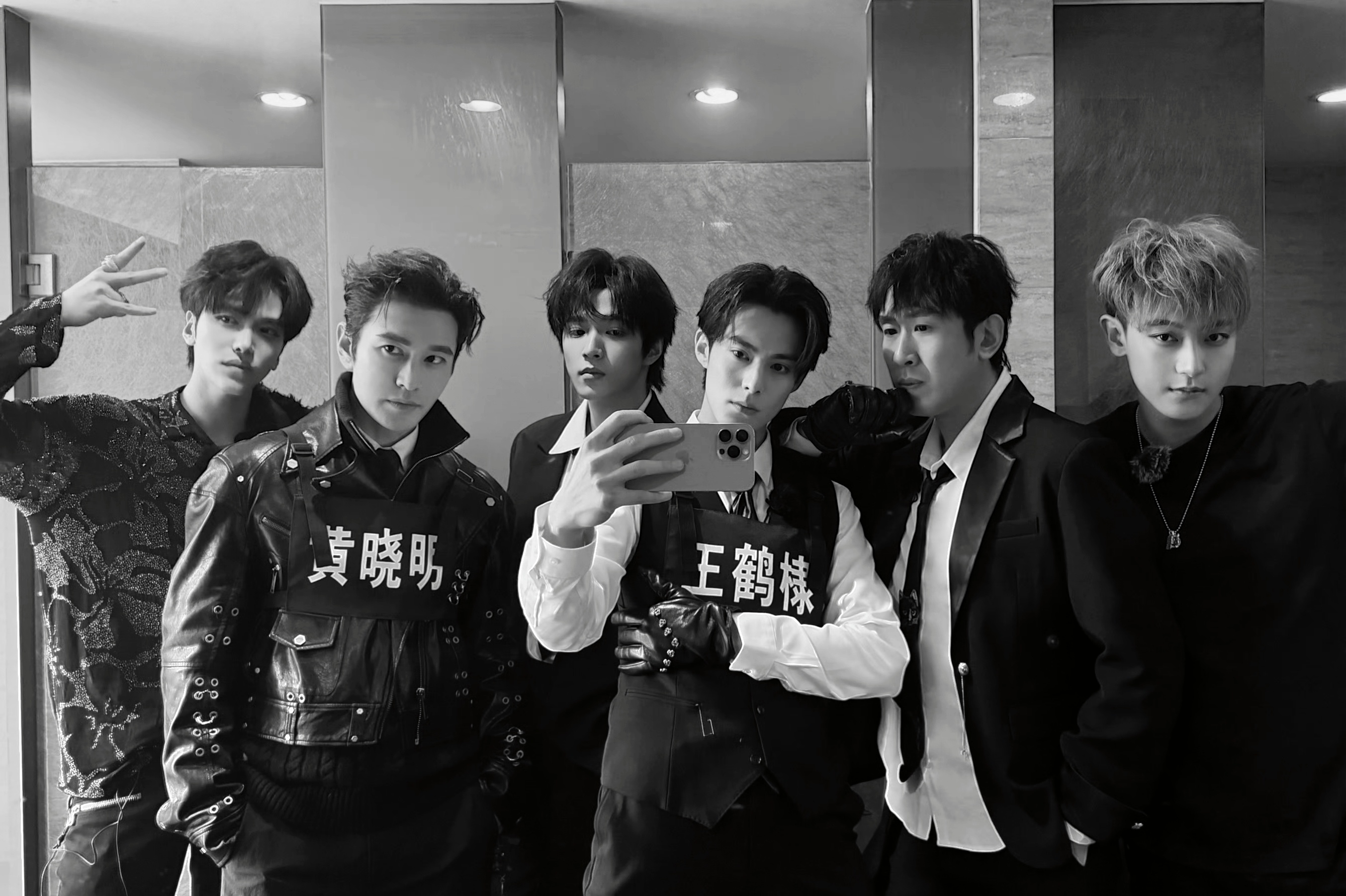 这群热血笨蛋冷脸下来完全不一样宇宙闪烁请注意