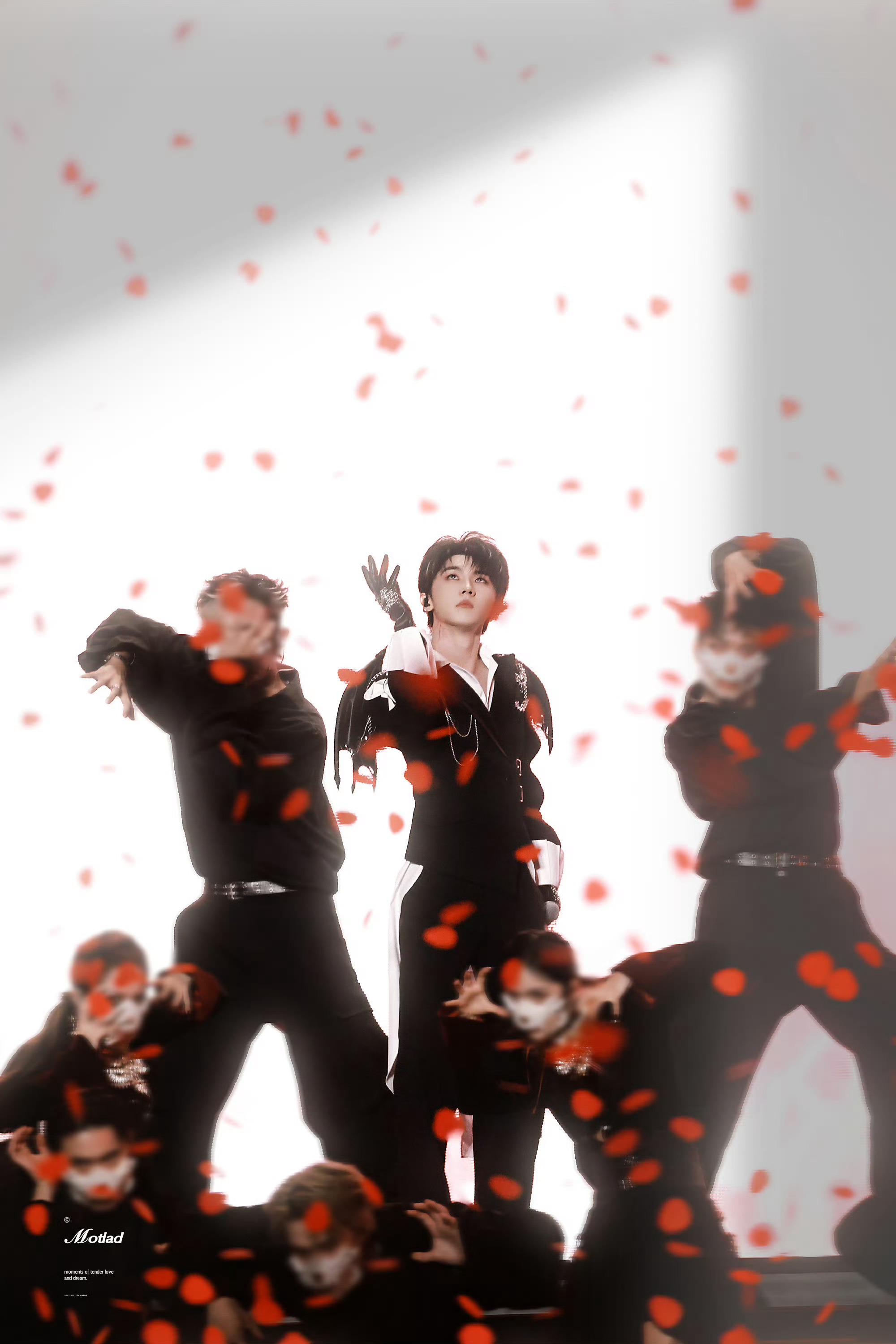 马嘉祺 𝔗𝔥𝔢 ℌ𝔬𝔩𝔩𝔬𝔴 𝔈𝔠𝔥𝔬.