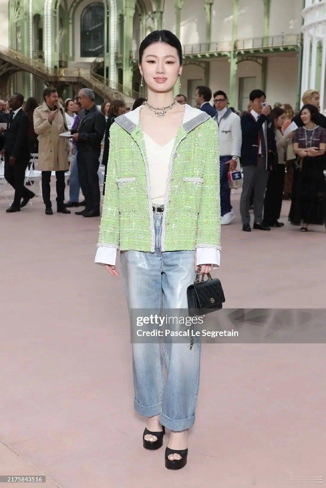 怎么这样对待单依纯啊[允悲] ​​​