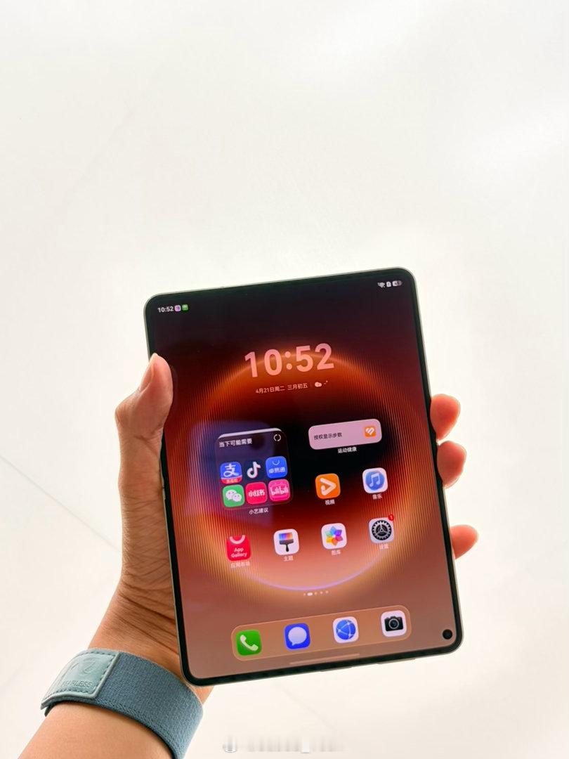 iPhoneDuo溢价或拉爆sorry，这边4月份已经美美用上了华为Mate X