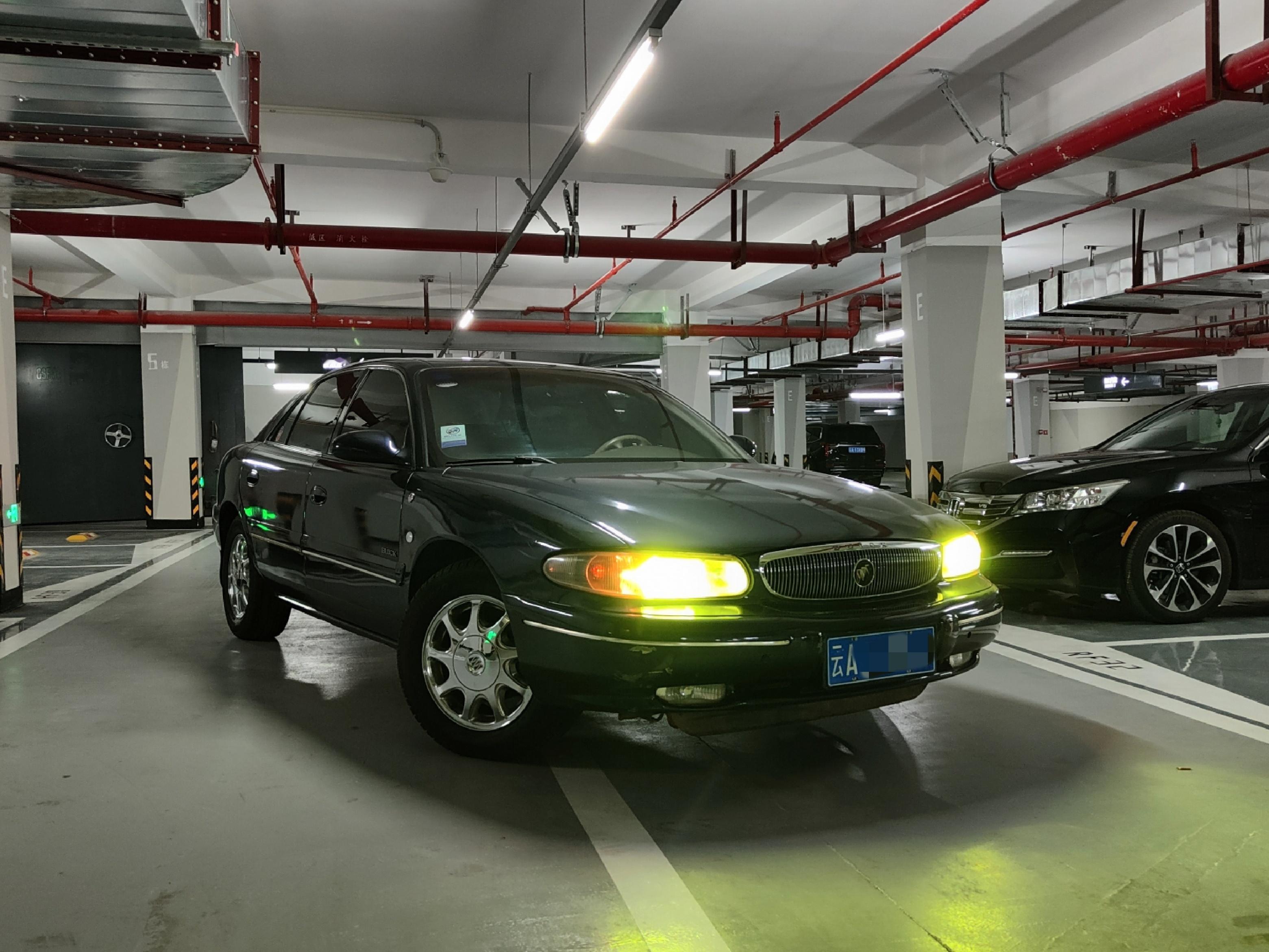 “大别克”可不是说了玩的，这才是真正的美国百年豪华品牌轿车，今天看还是觉得很尊[