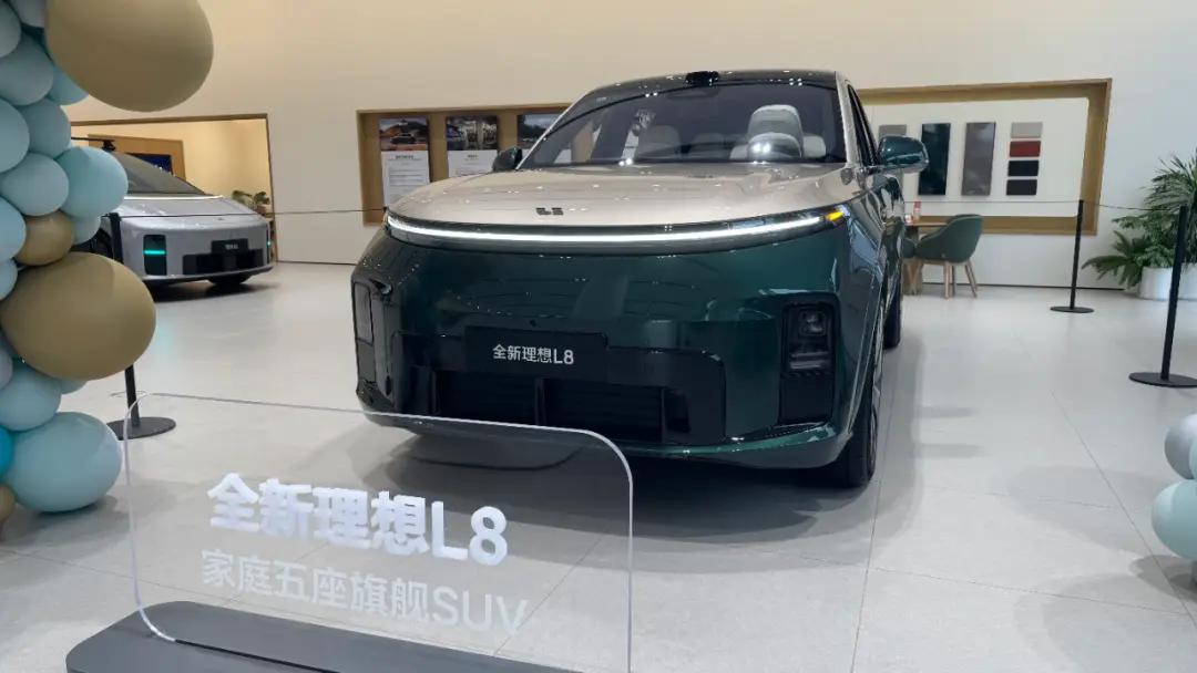 端午新款理想L8抢先开启全国试驾，先试驾后发布会的操作，尽显品牌底气。新车最大亮
