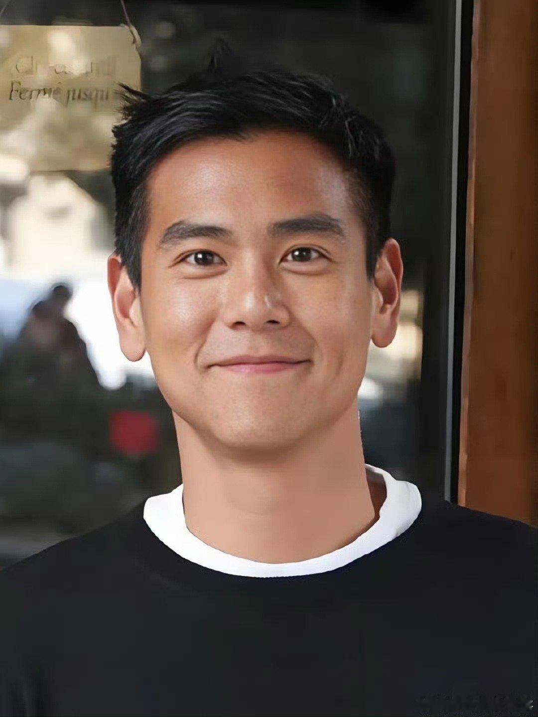 ost歌手写歌想象和彭于晏离婚 耳机里循环着未完成的demo，键盘敲下“离婚协议