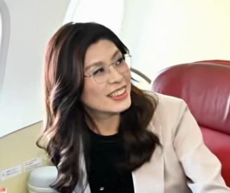 闭门会谈后，郑丽文提出台岛想要国际空间4 月 10 号的重要会谈有一个小时左右的