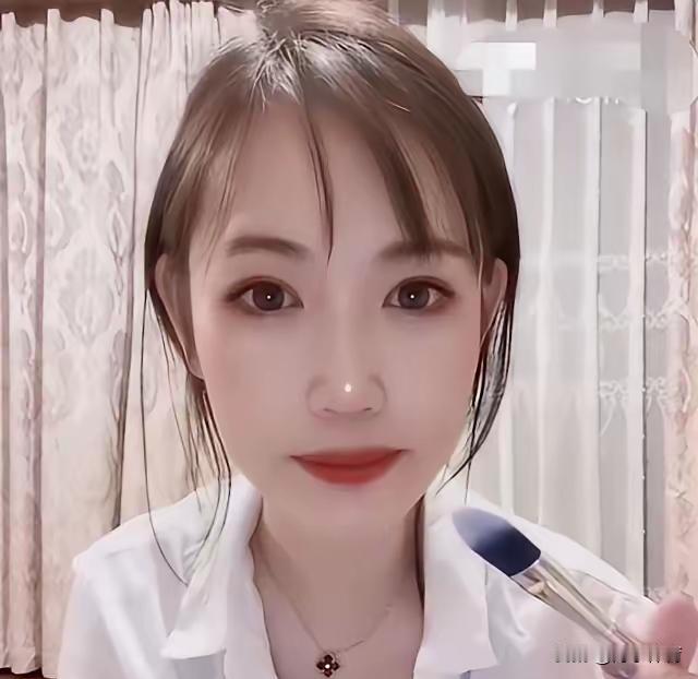 深夜刷到马蓉的动态，手指停在“遗憾”两个字上。
她没说后悔，但每个字都在问：如果