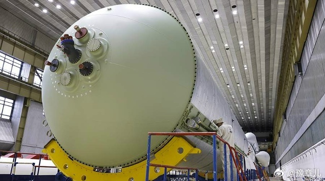 赫鲁尼切夫火箭中心的所有生产能力将从莫斯科转移到鄂木斯克,火箭发动机的生产将由希