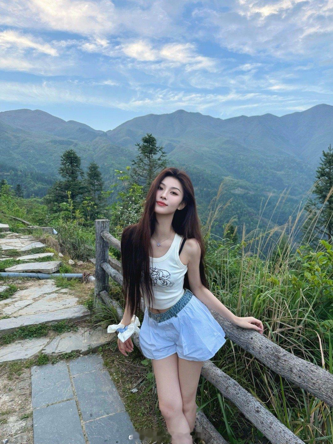 在山野间⛰️森呼吸🍃  ​​​