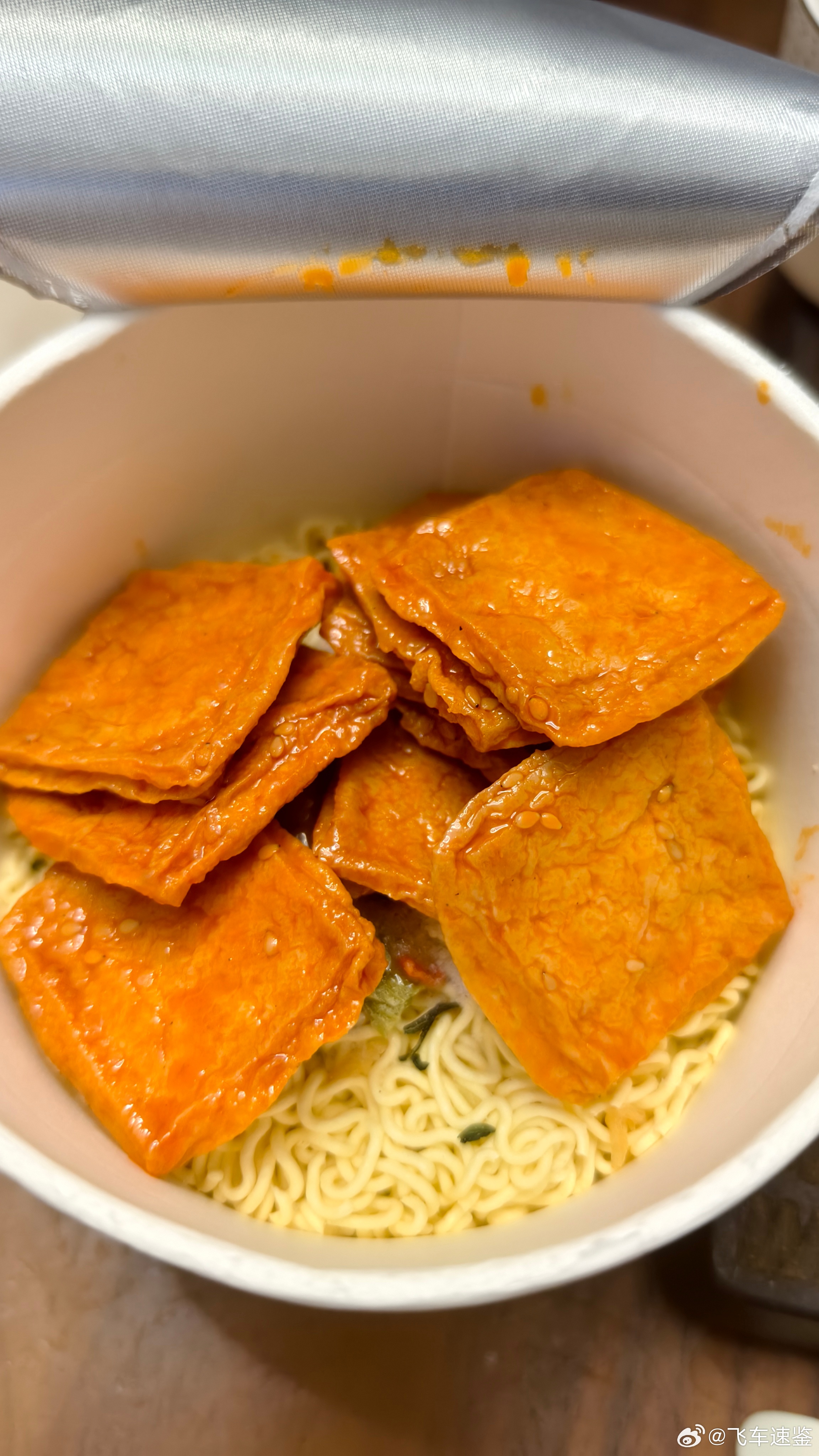 今天忙没空去漱口。随便整点泡面回味一下读书时候的吃法美食分享﻿泡面 ​​​