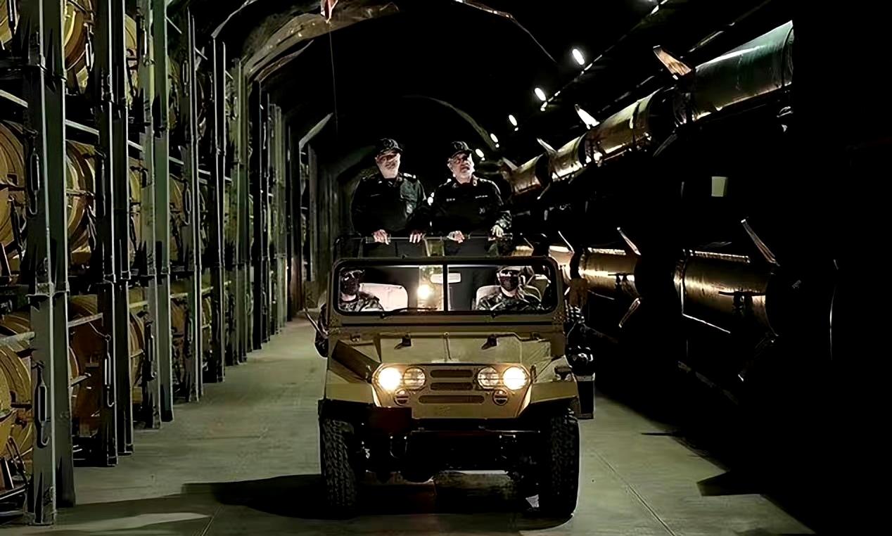 伊朗高官警告，若美以胆敢再次来犯，伊朗将果断强烈回应，予以他们比半年前更惨痛的失