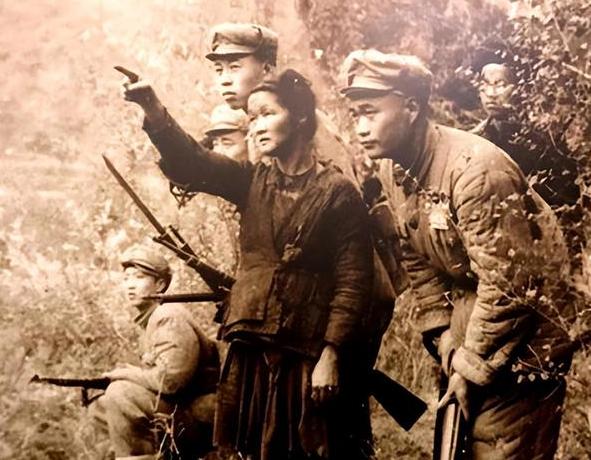 1953年8月，贵州女匪程莲珍被俘，但如何处置她却意见不一，于是负责人便向毛主席