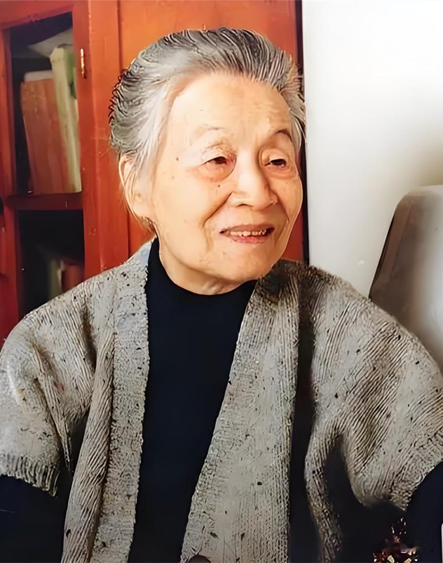 杨绛先生说：
当你的脚被你的鞋磨出泡来，
你却还舍不得丢掉，那说明你喜欢。

作